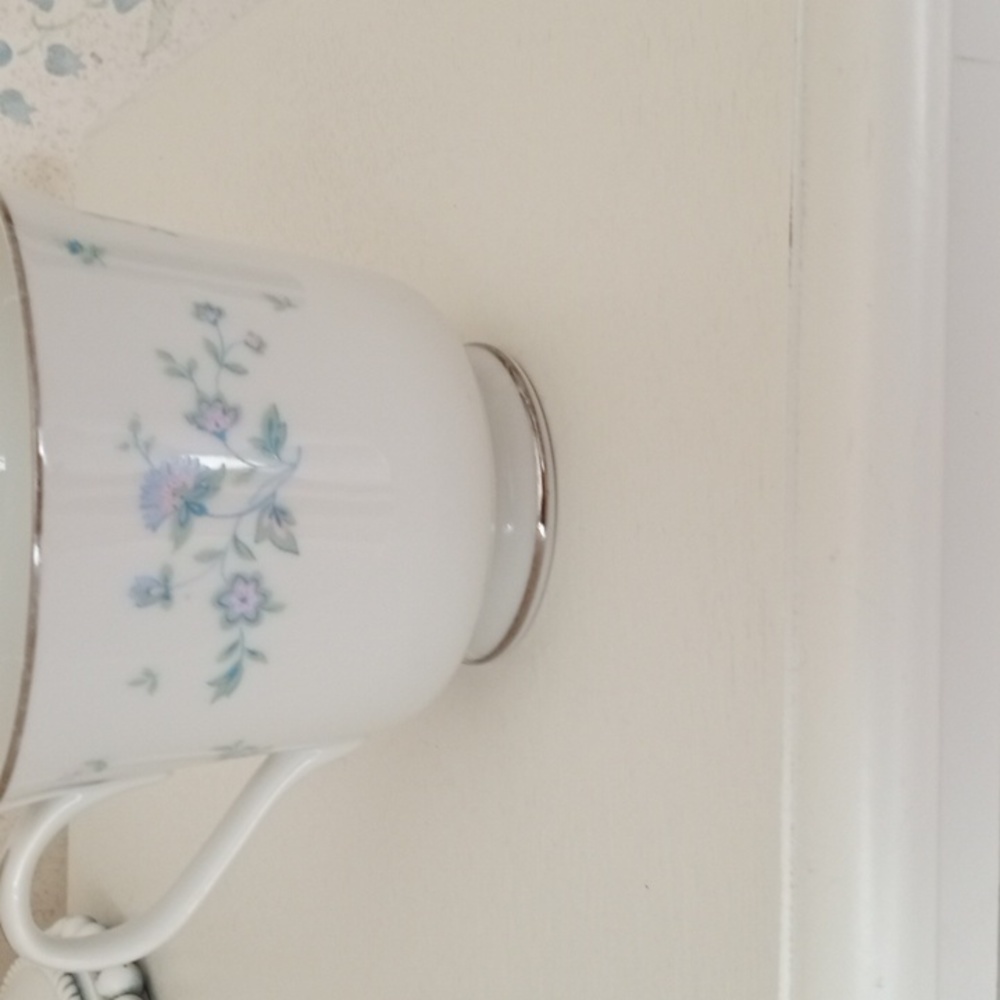 Majestic china may morn 309 tea cup
